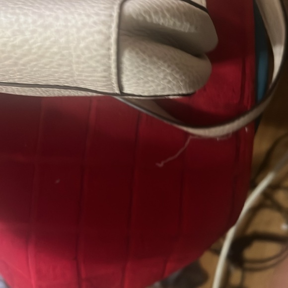 Michael Kors bag There are no call outs. Excellent used condition. - Picture 5 of 9